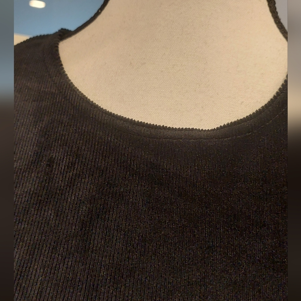 Chic Black Long Sleeve Blouse - Picture 2 of 8
